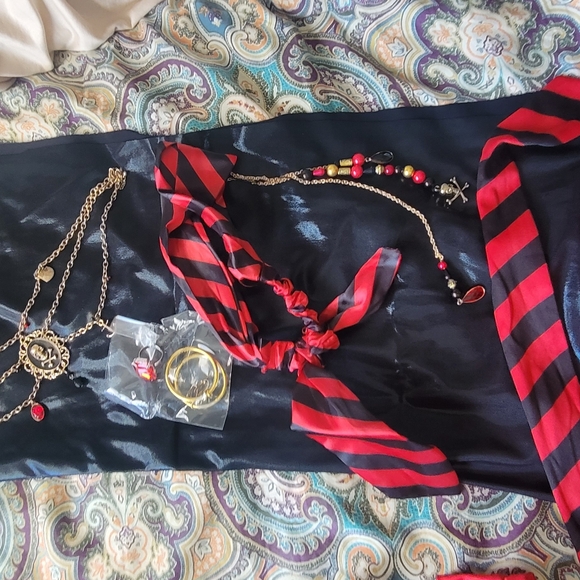 Womens Pirate Costume size Meduim - Picture 3 of 8